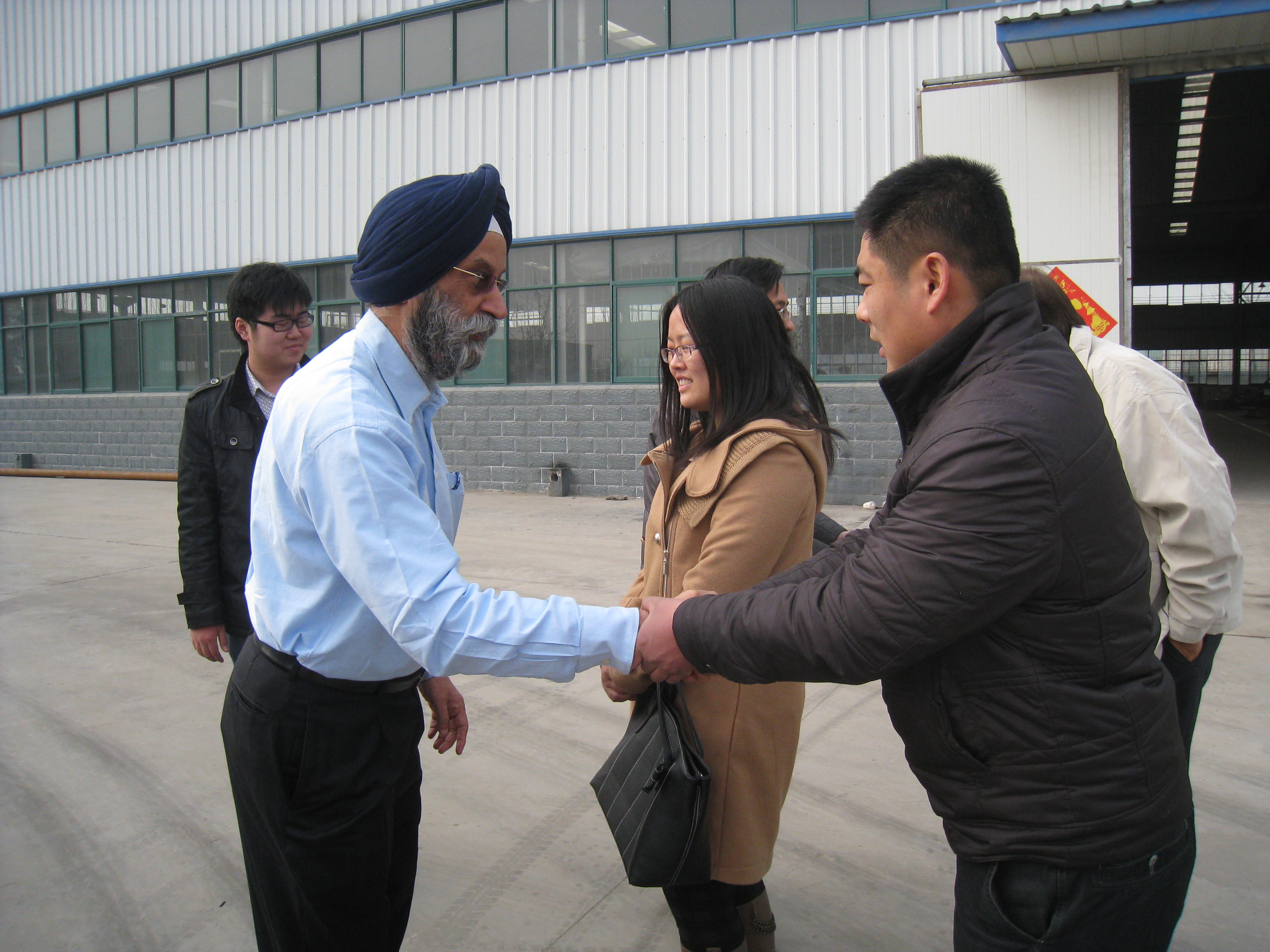 印度客戶來訪，并訂購(gòu)FYL-850座駕壓路機(jī)