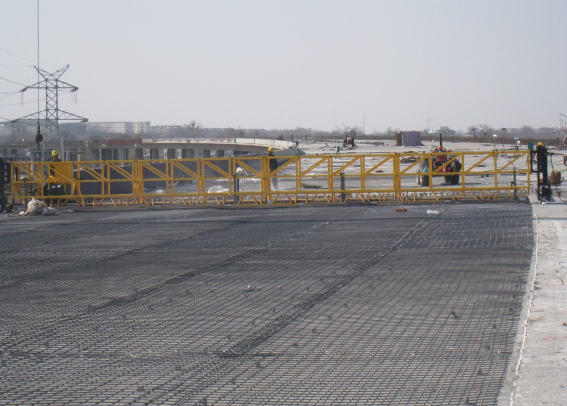 懸掛高頻整平機(jī)被中鐵二十幾個(gè)局集團(tuán)，中國(guó)路橋集團(tuán)選購(gòu)。