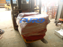 福瑞得機(jī)械座駕壓路機(jī)，平板夯成功裝車及時(shí)發(fā)貨