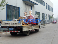 福瑞得機械手扶壓路機、框架整平機已成功裝車及時發(fā)貨