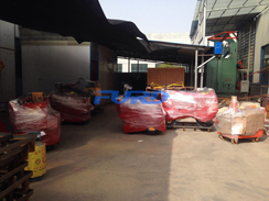 福瑞得機(jī)械3臺(tái)座駕，2臺(tái)手扶壓路機(jī)，1臺(tái)5米二次結(jié)構(gòu)澆注機(jī)包裝完畢及時(shí)發(fā)貨